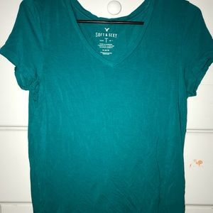 American Eagle v-neck shirt